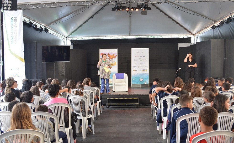 70ª Feira do Livro de Porto Alegre abre o agendamento para  encontros de alunos com autores